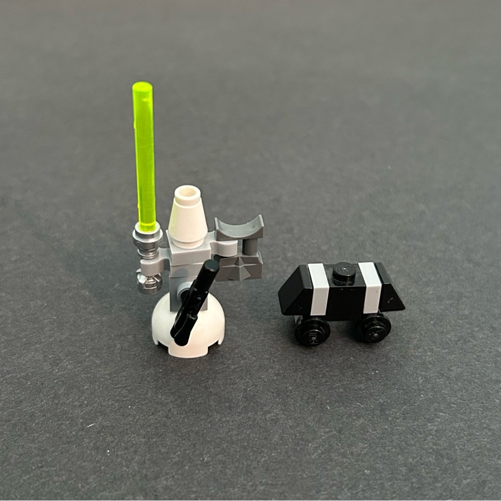 Lego Star Wars 7958 Weapons Tool Rack & Mouse Droid